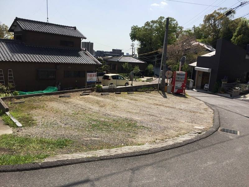 岡崎市中町(月極駐車場)1台空きでます。